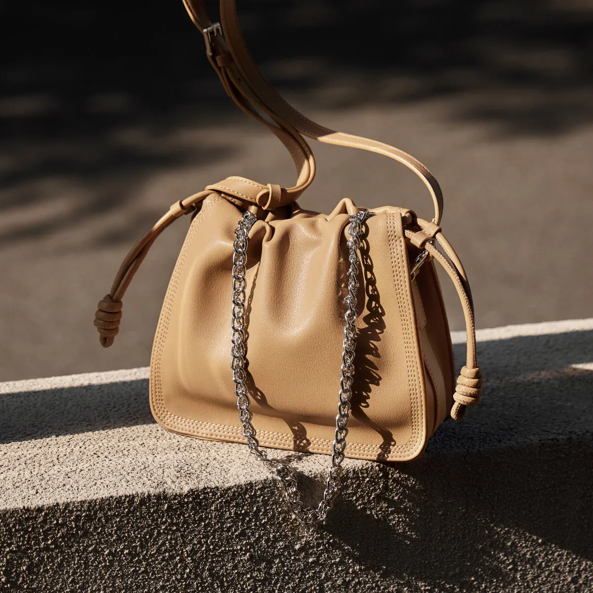 Chain Strap Drawstring Leather Bucket Bag