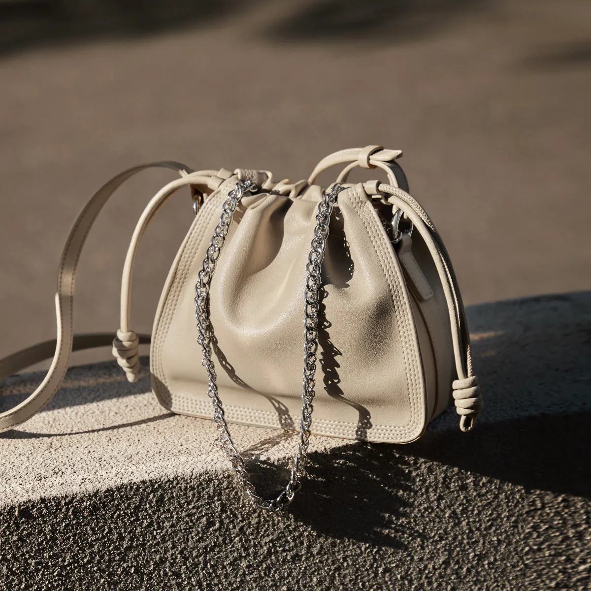 Chain Strap Drawstring Leather Bucket Bag